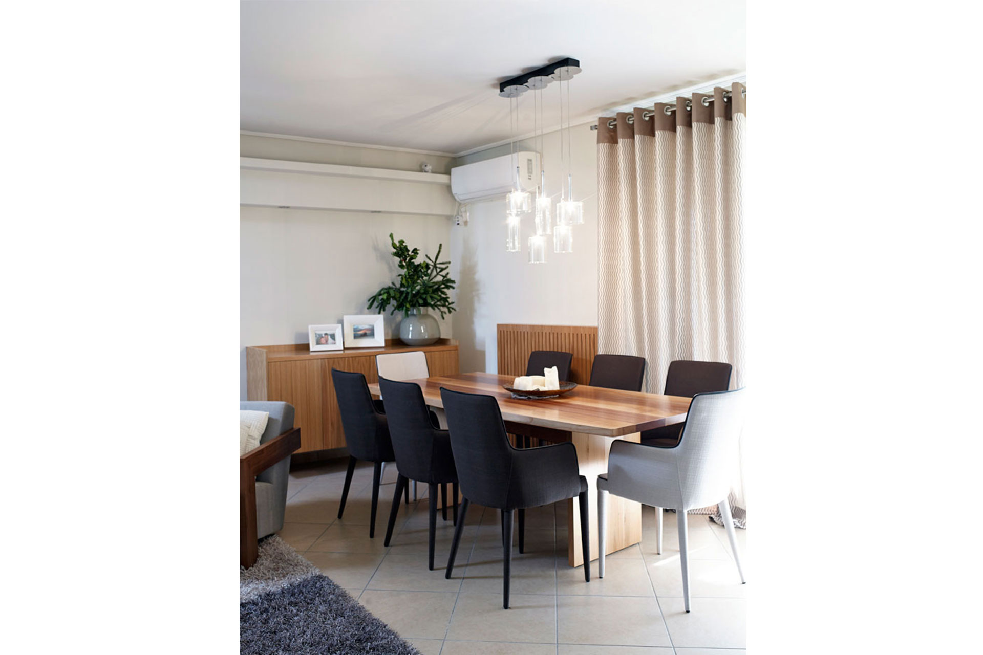 Wood & fabrics in Moschato