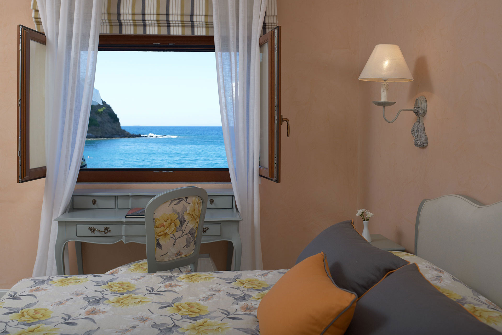 Between sea and sky, summer retreat home in Chios