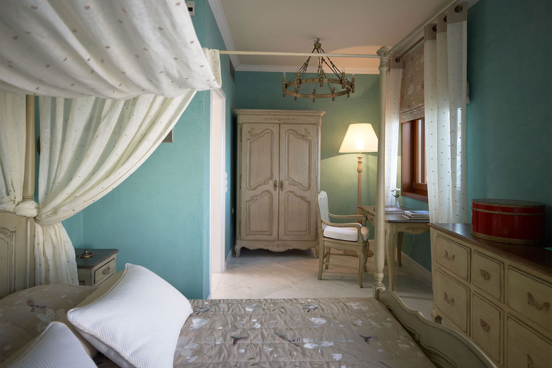 Between sea and sky, summer retreat home in Chios