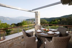 Natural materials in guest house in Vonitsa