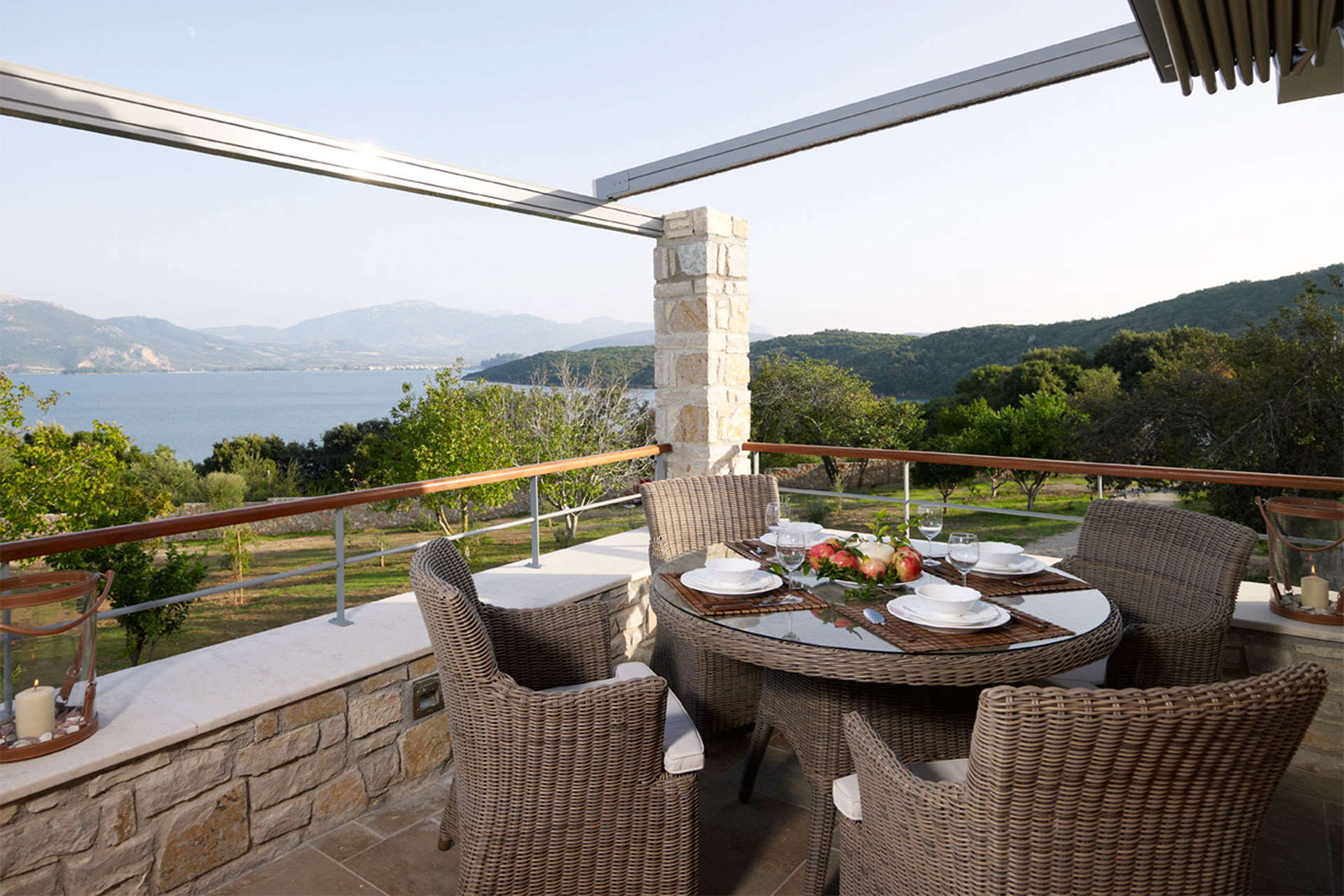 Natural materials in guest house in Vonitsa