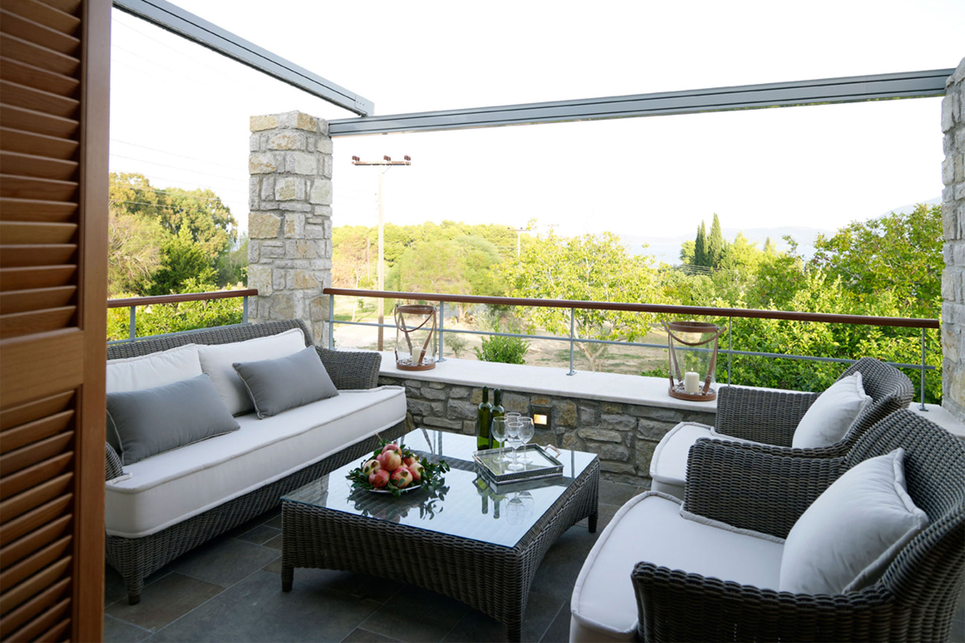 Natural materials in guest house in Vonitsa