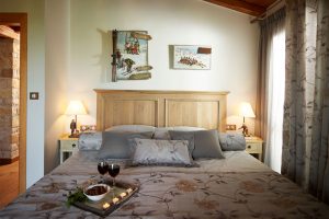 Natural materials in guest house in Vonitsa